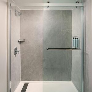 One-Bedroom King Suite